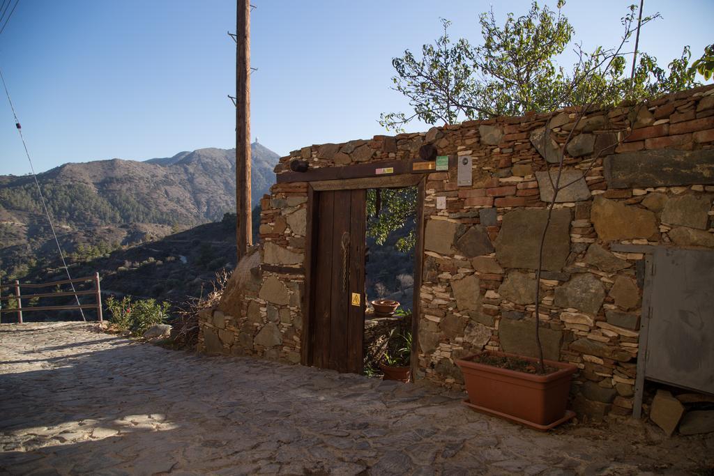 Hatzikyprianou Museum Studio Hotel Lazania Exterior photo