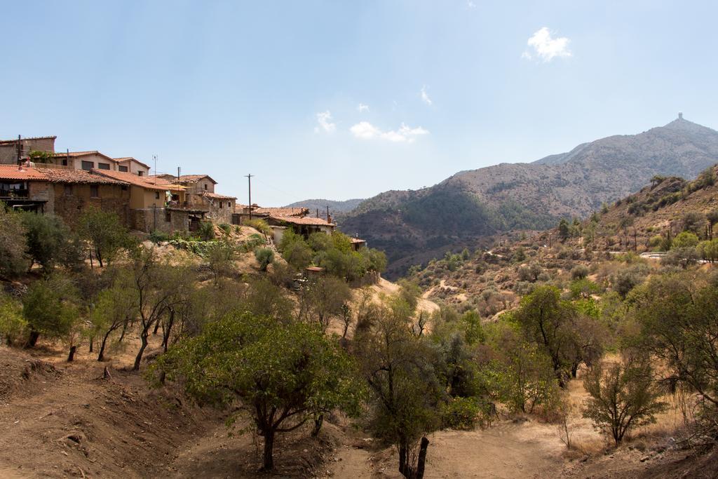 Hatzikyprianou Museum Studio Hotel Lazania Exterior photo